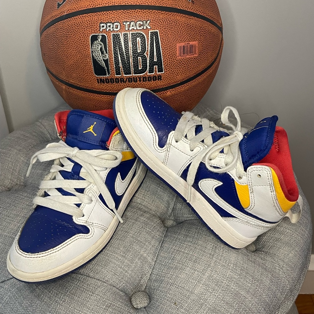 Boys Nike Size 13c Multi-Color Good Shape